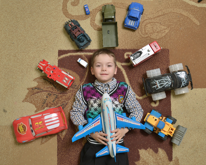 Мечтательный малыш в детском саду